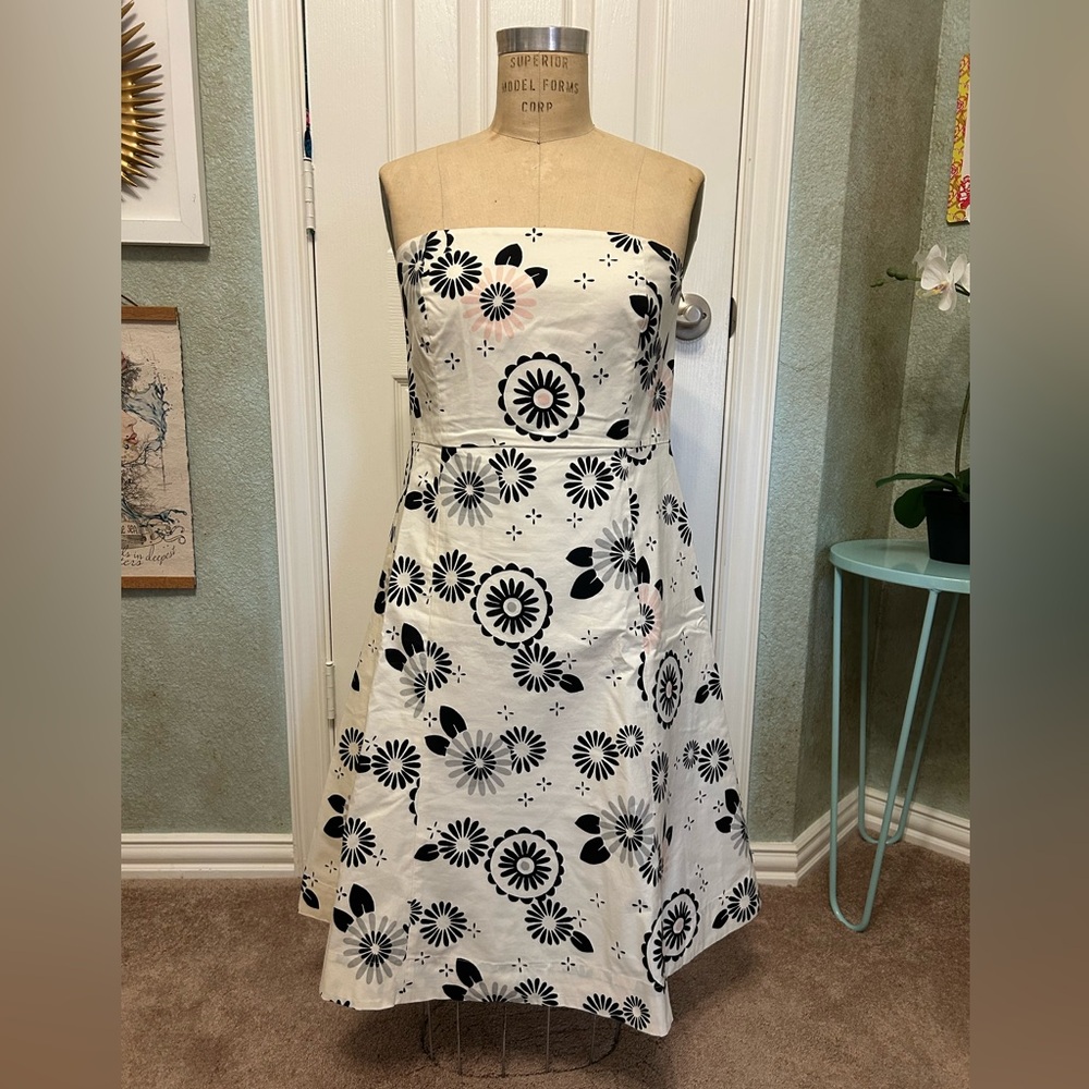 Gap Strapless Dress, Fully lined with Back Zip. Size 12